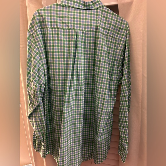 Vineyard Vines Button-Up - Picture 2 of 2